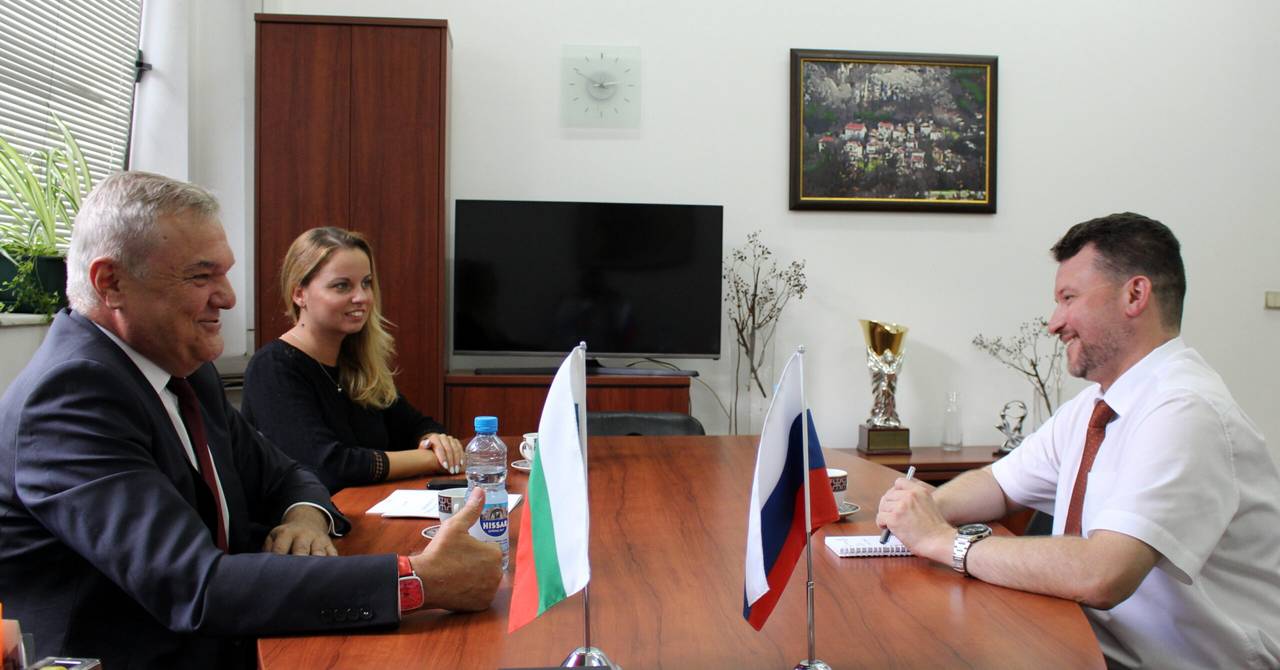 Румен Петков и Пламена Заячка от АБВ на среща с пълномощния министър на РФ Филип Воскресенски
